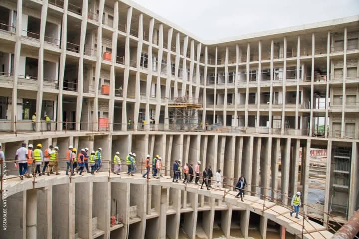 Futur siège du Parlement béninois : 64 % de réalisation, livraison définitive attendue en 2026