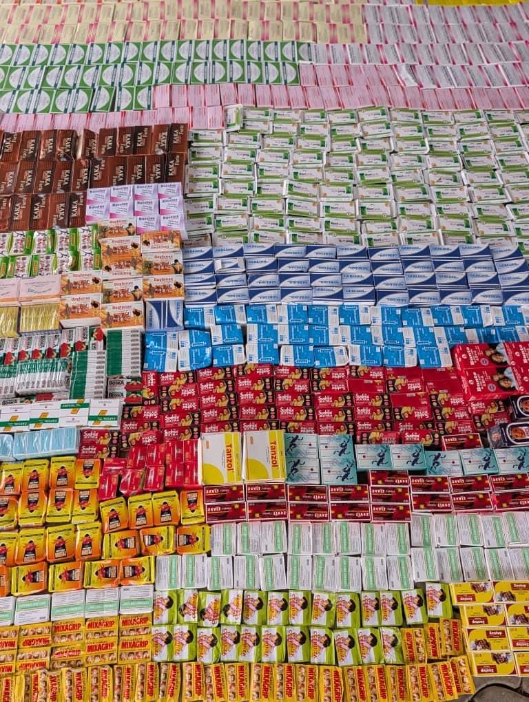 Cigarettes de contrebande : près de 20 000 paquets et 496 kg de produits pharmaceutiques saisis