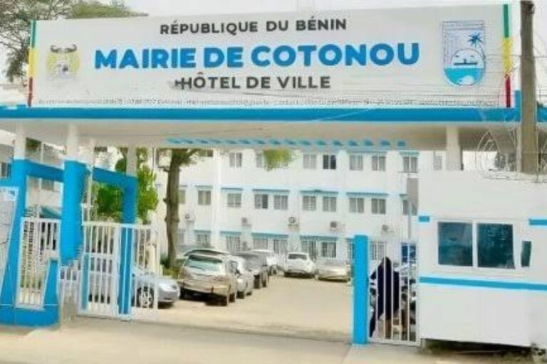 Cotonou : les « zémidjans » appelés à retirer leurs cartes de droit-taxi