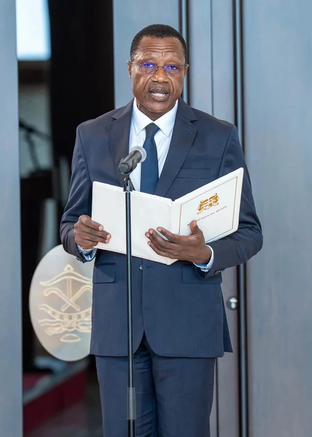 Bénin : Édouard Ouin-Ouro revient aux affaires pour accompagner l’installation du Sénat