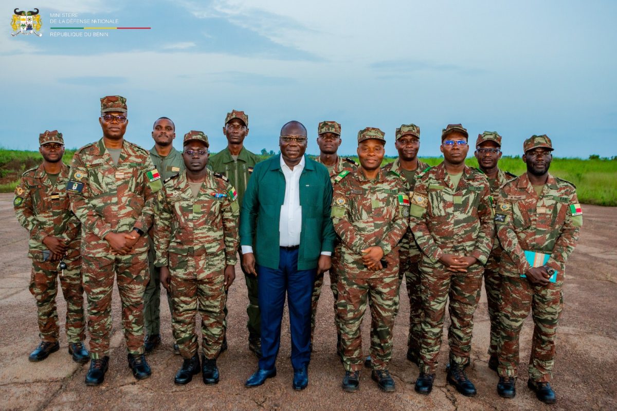 Visite du ministre Gildas Agonkan à l’École aéronautique militaire de Cana : des acquis à consolider, des défis à relever